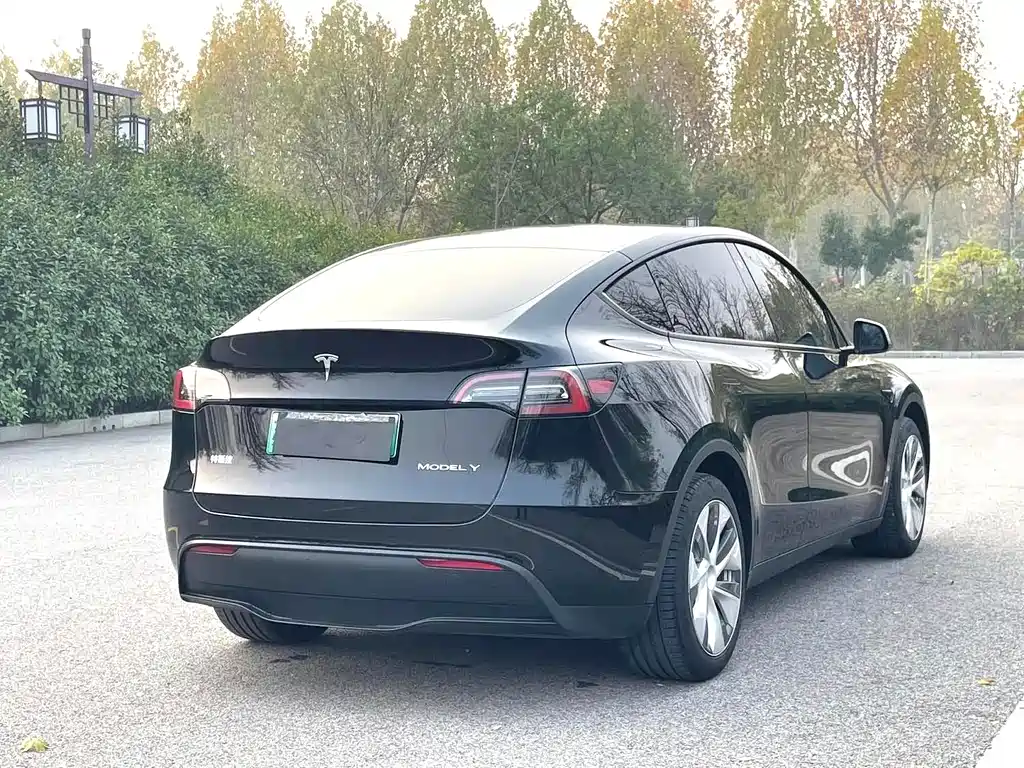 Tesla Model Y 2022 — фото 7