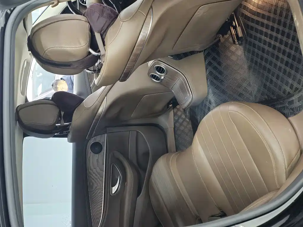 Mercedes-Benz E-Class 2022 — фото 8