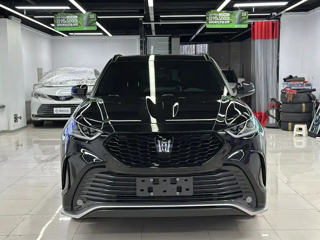 Toyota Crown Kluger 2025