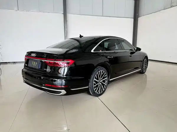 Audi A8 2024