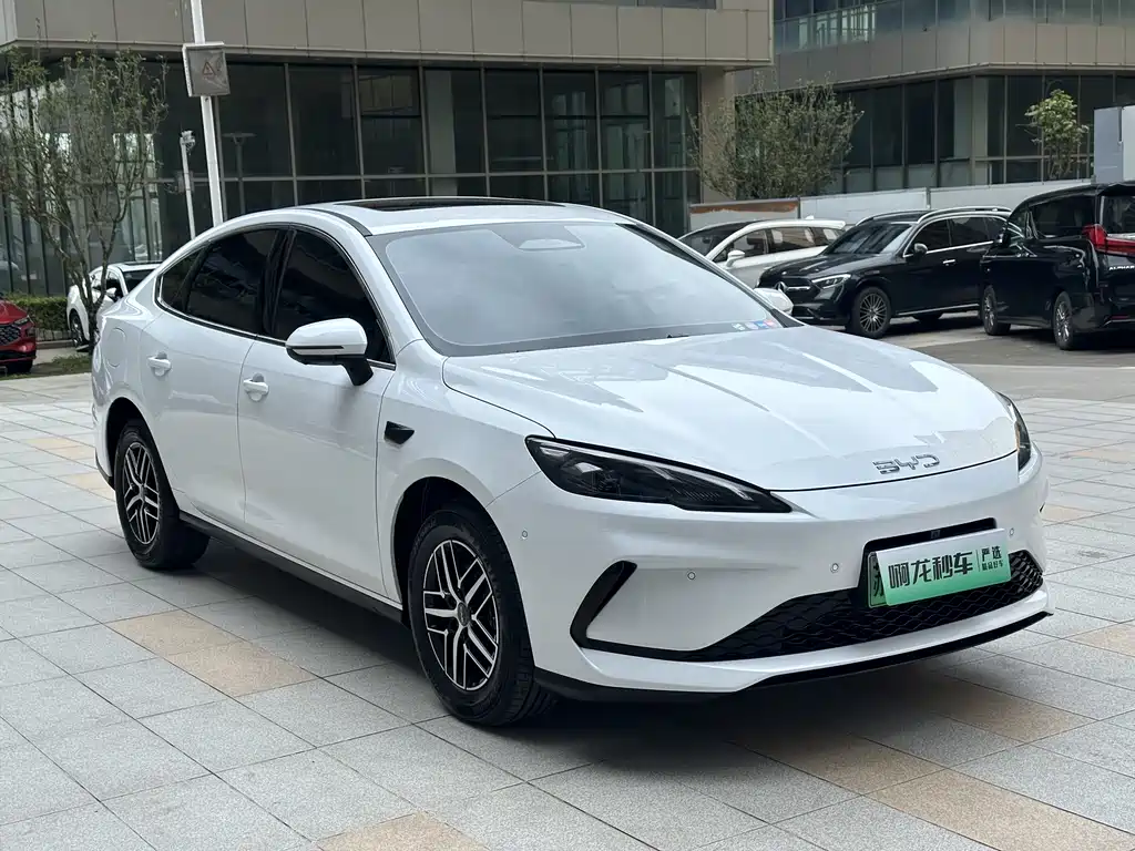 BYD Seal 05 DM-i 2025 — фото 11