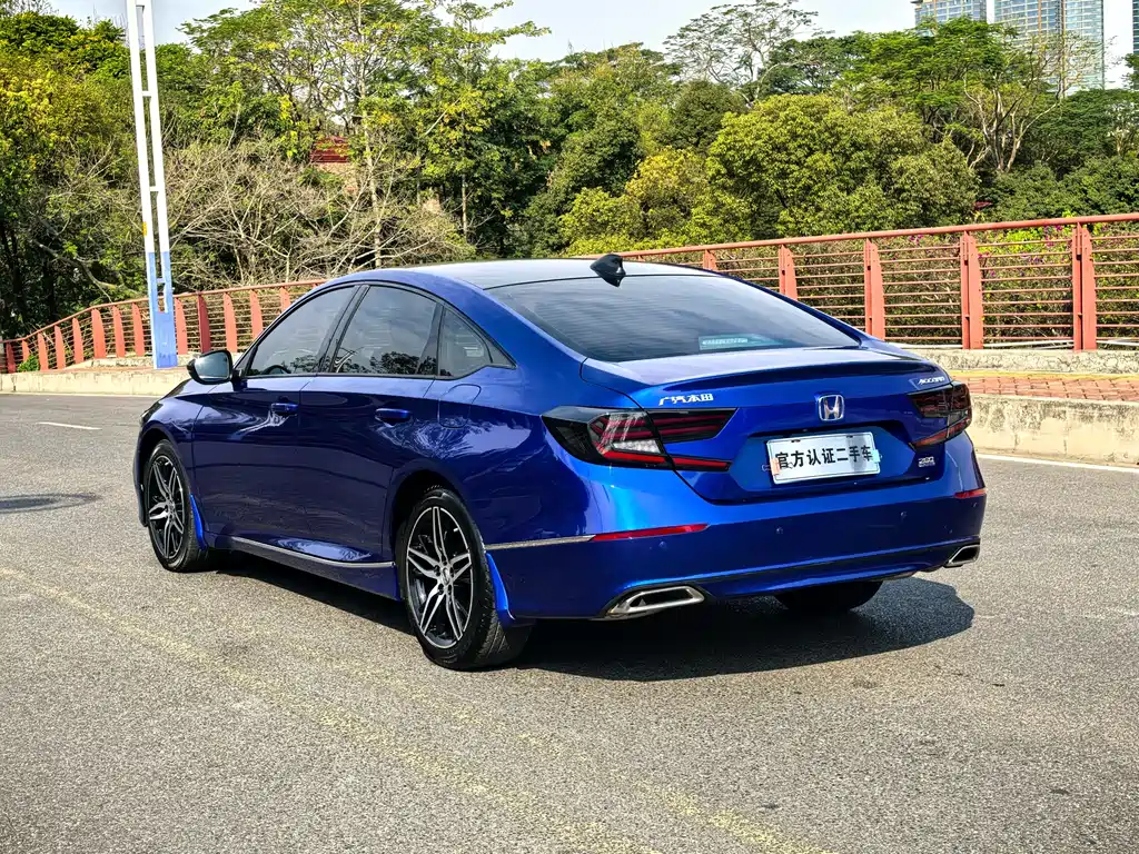 Honda Accord 2018 — фото 8