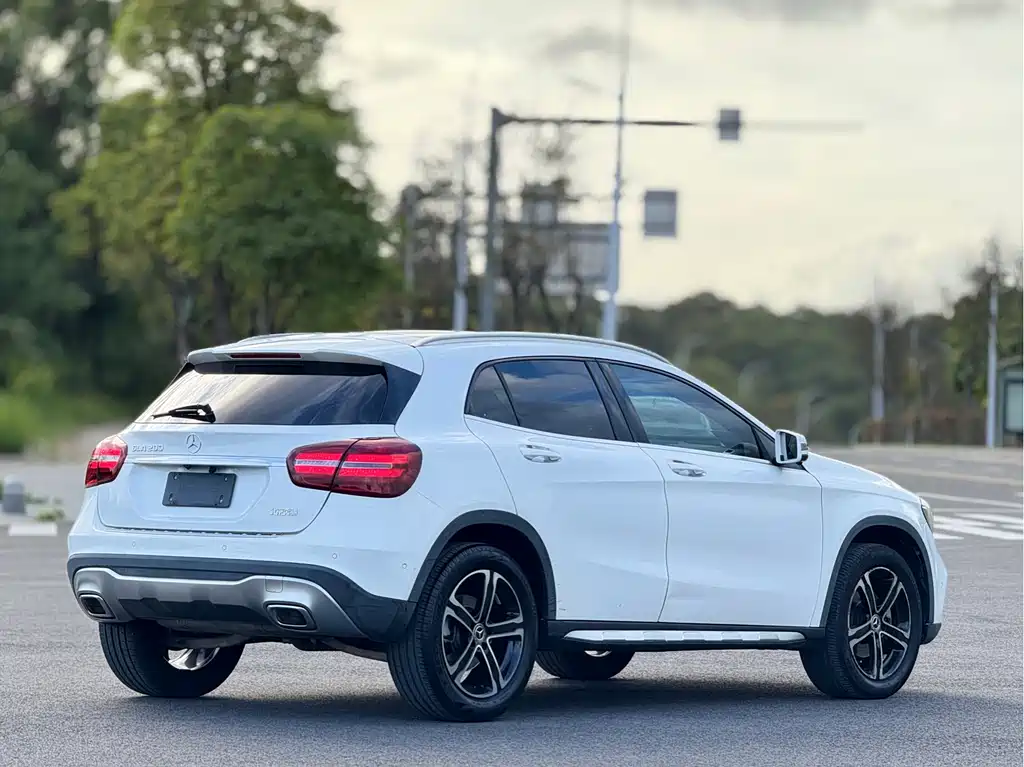 Mercedes-Benz GLA 2018 — фото 14