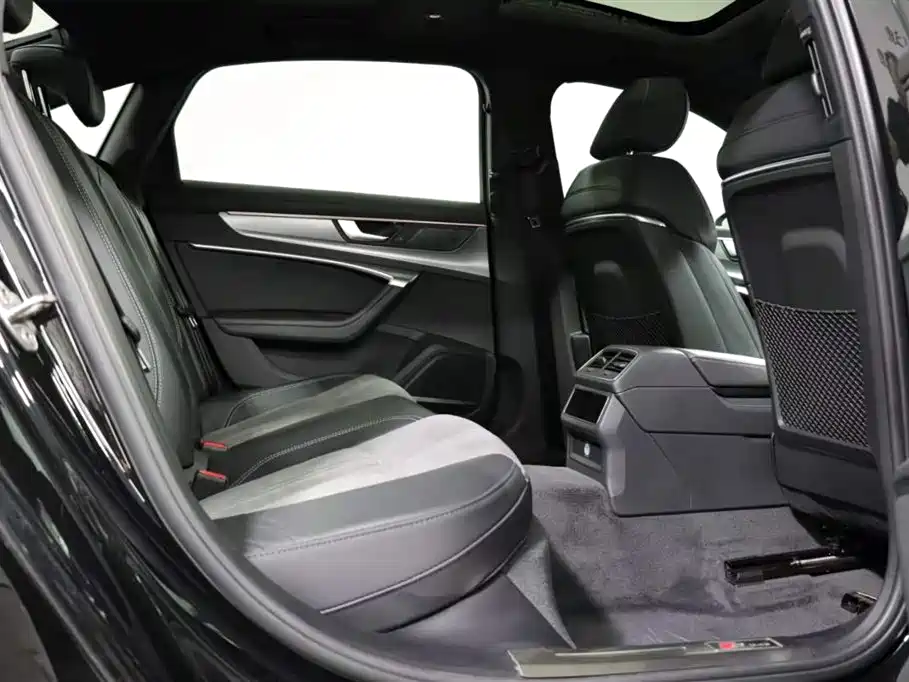 Audi A6L 2022