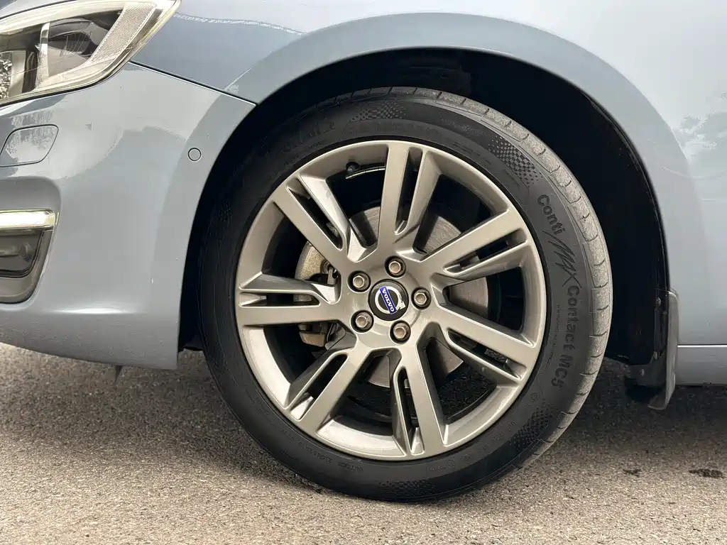 Volvo S60 2016 — фото 13