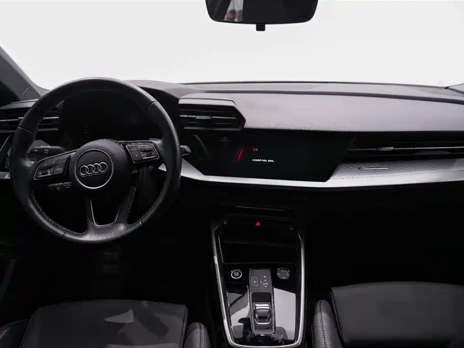 Audi A3 2023 — фото 7