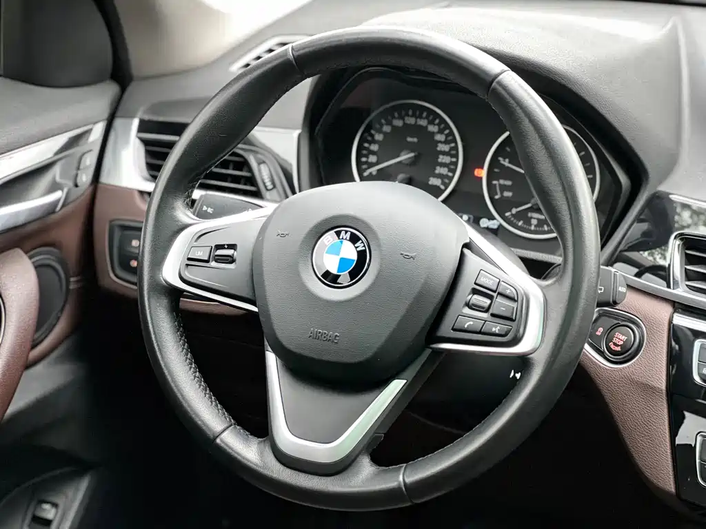 BMW X1 2018 — фото 11