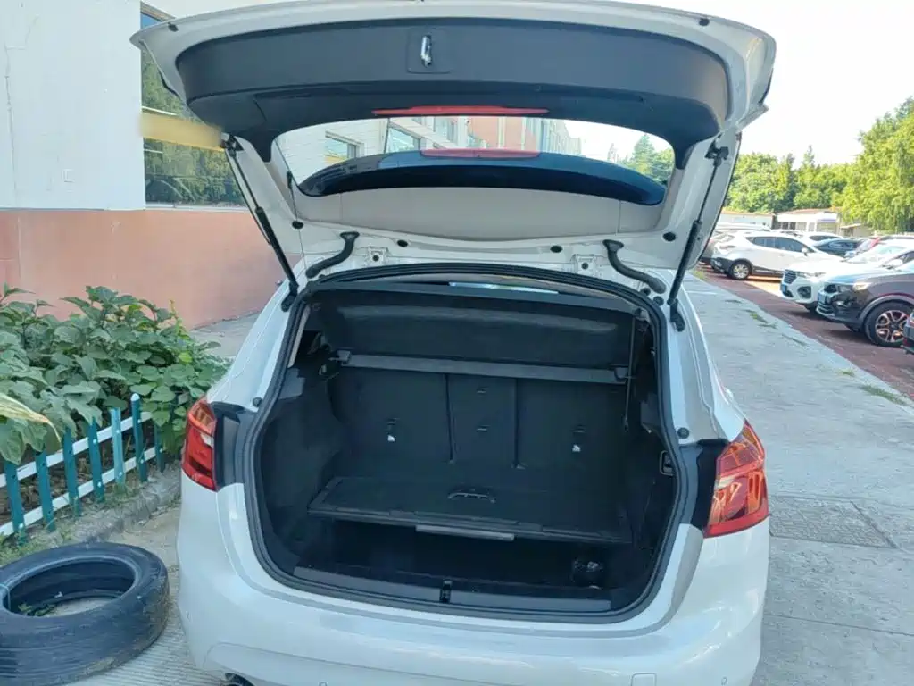 BMW 2 Series Station Wagon 2017 — фото 19