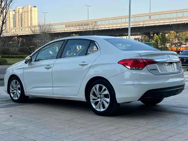 Citroën C4L 2014