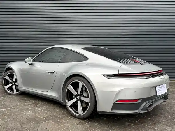 Porsche 911 2025