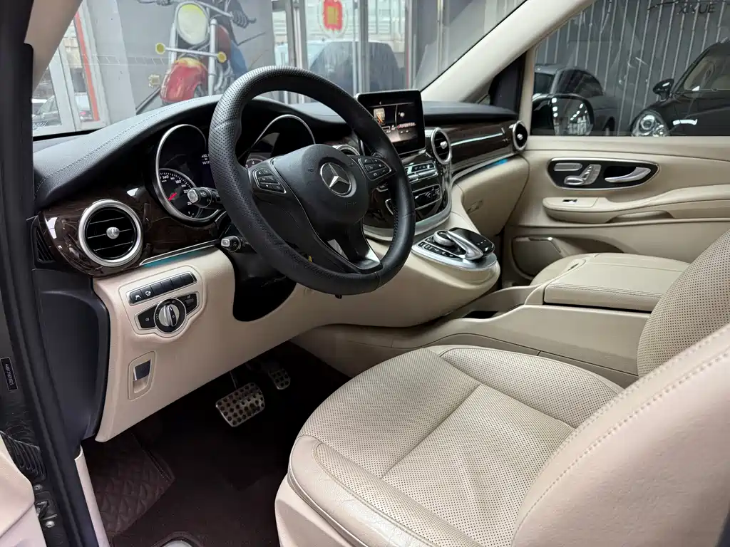 Mercedes-Benz V-Class 2017 — фото 8