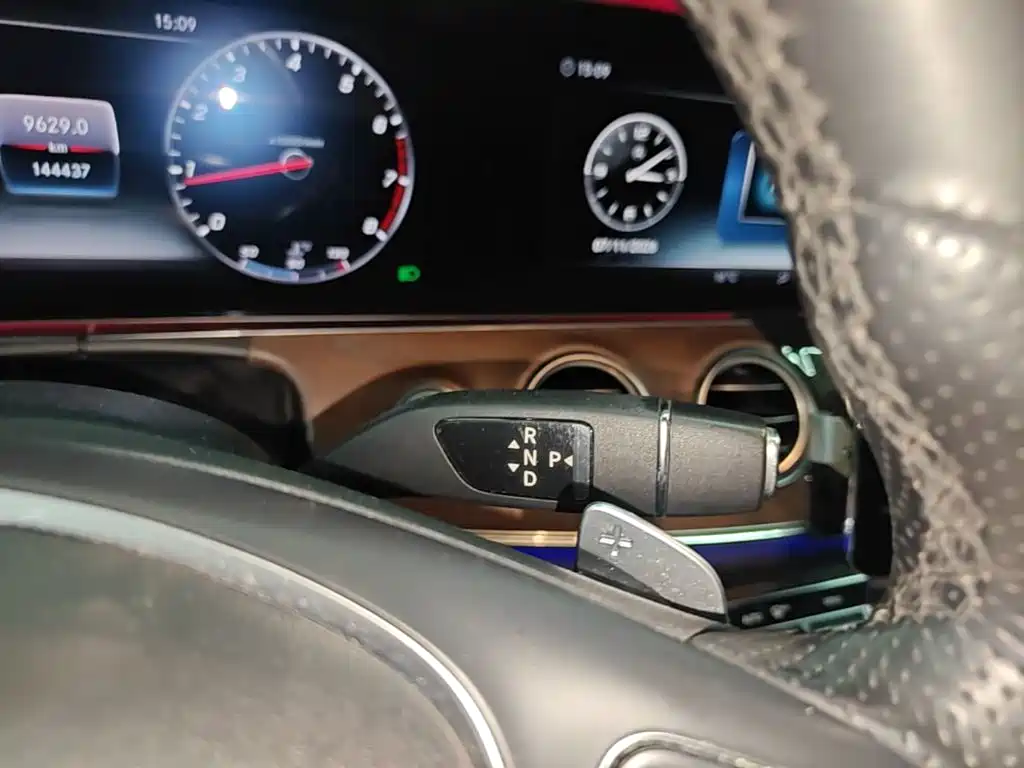 Mercedes-Benz E-Class 2018 — фото 14