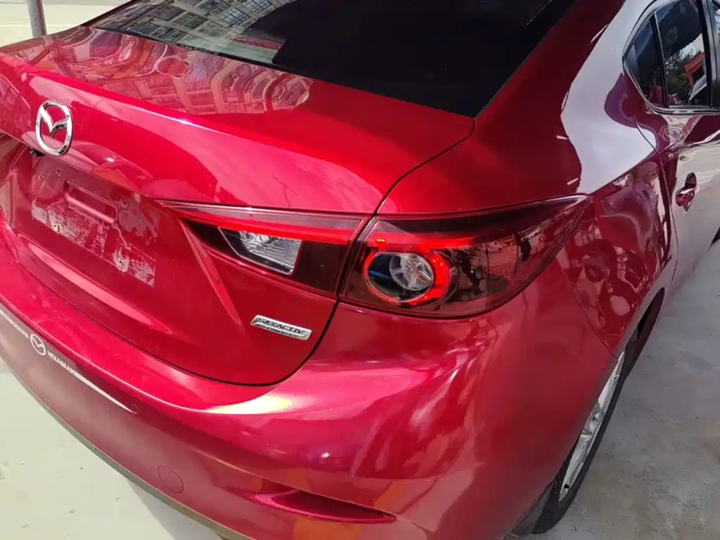 Mazda 3 Axela 2018 — фото 8
