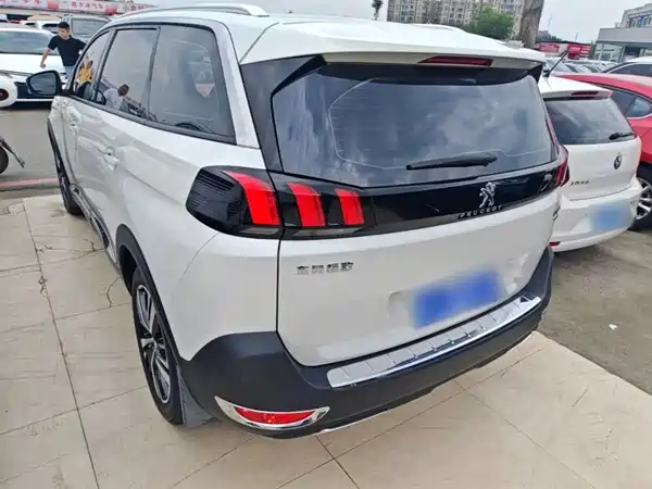 Peugeot 5008 2017