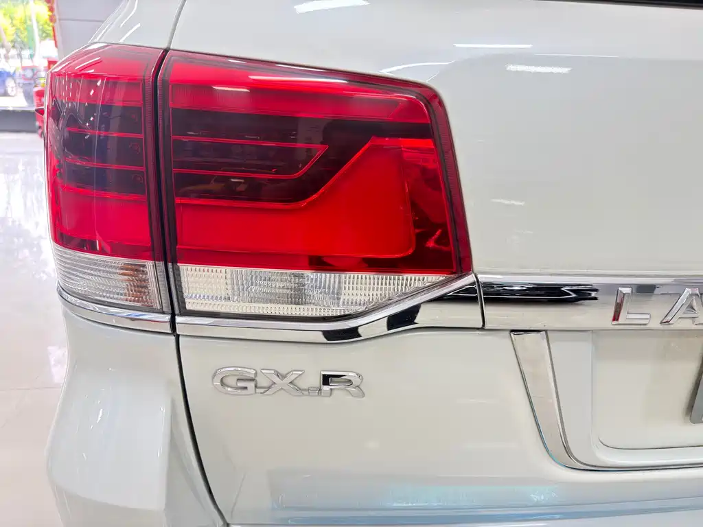 Toyota Land Cruiser 2020 — фото 13