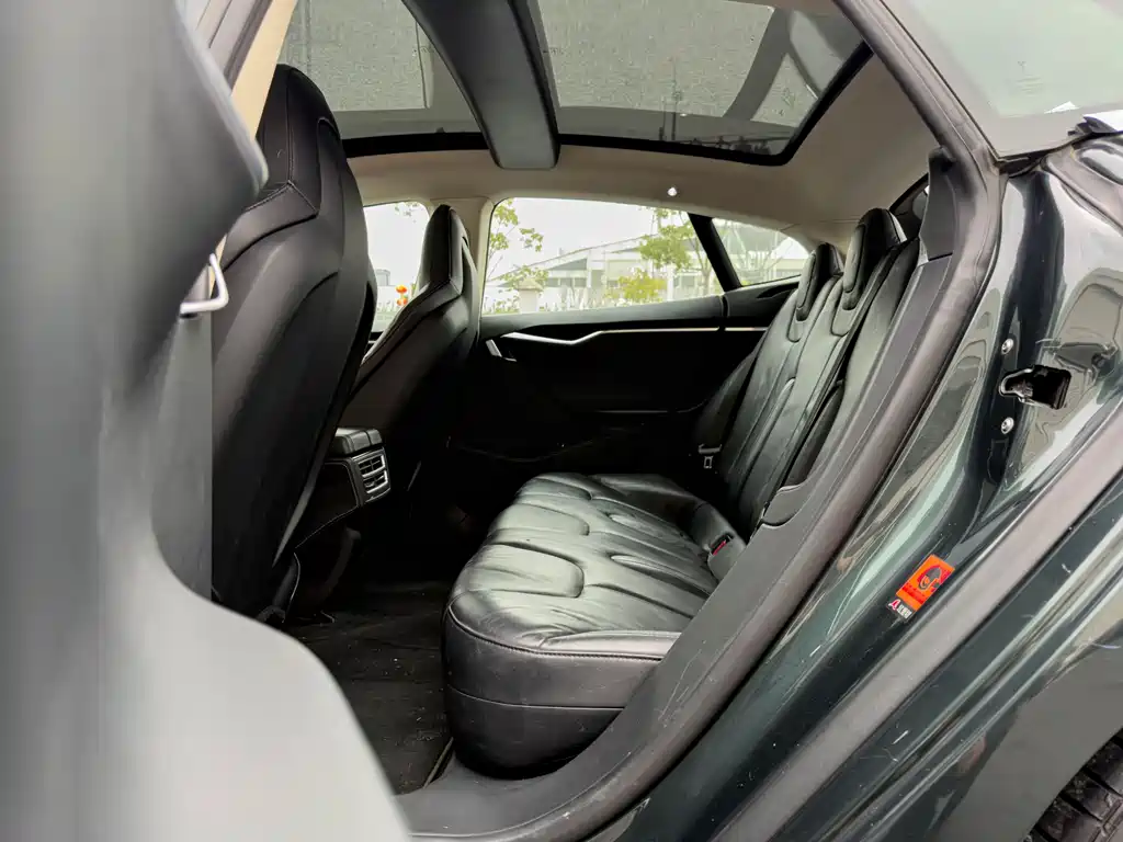 Tesla Model S 2015 — фото 10