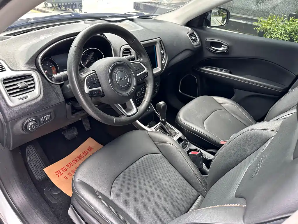 Jeep Compass 2017 — фото 7