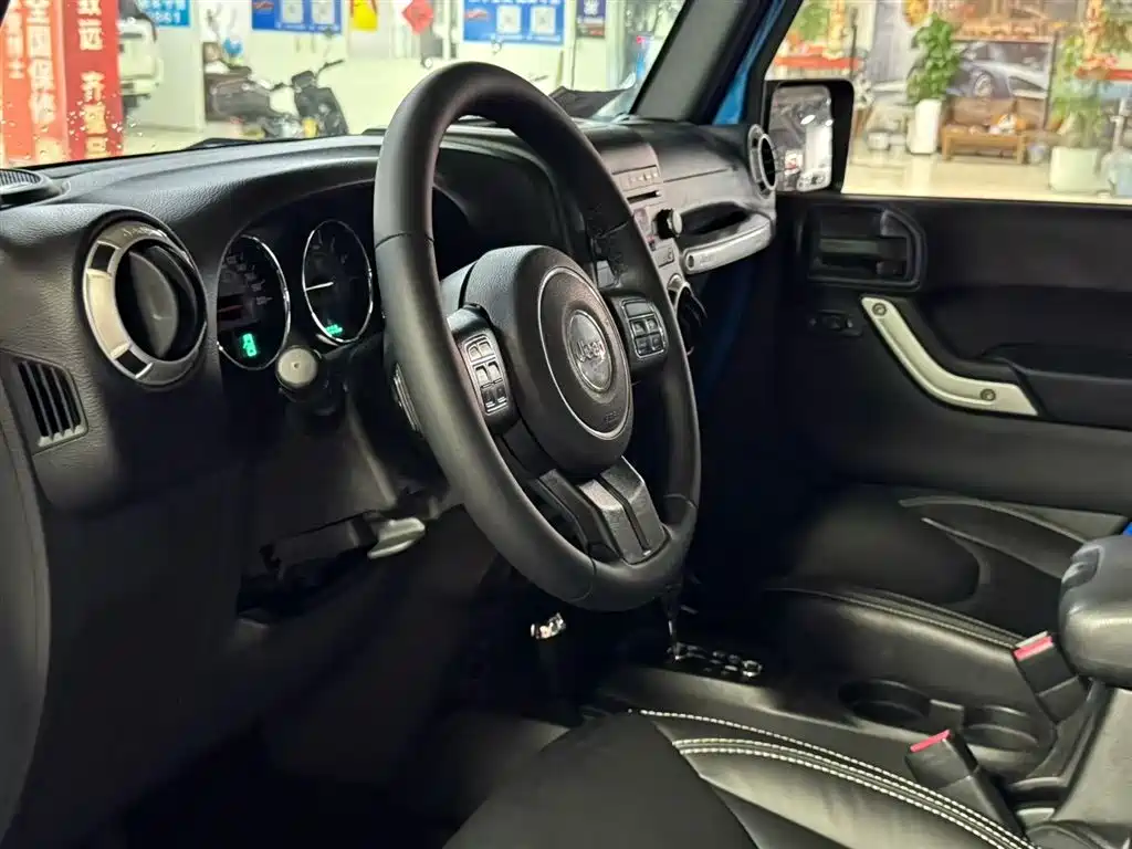 Jeep Wrangler 2017 — фото 6