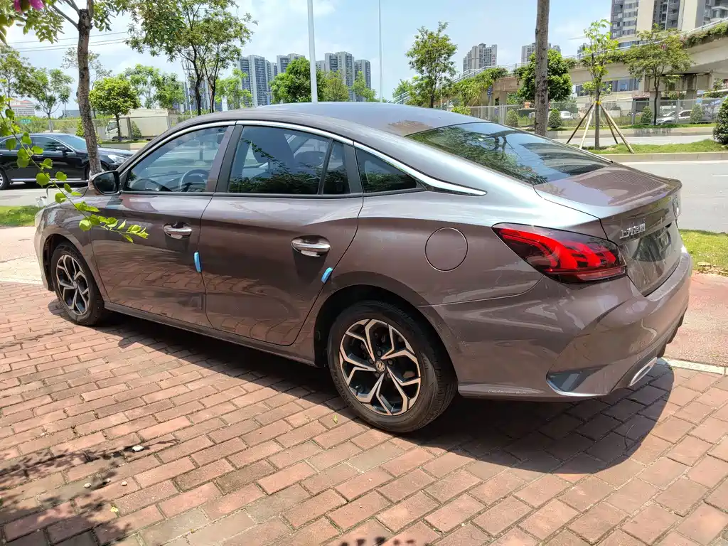MG 5 2022