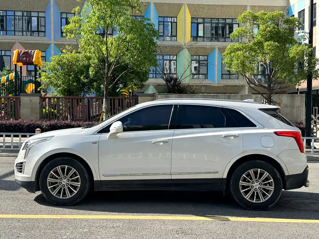 Cadillac XT5 2018 — фото 15