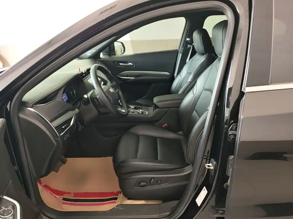 Cadillac XT4 2022 — фото 15