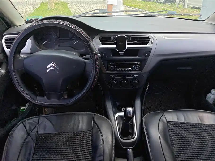 Citroen Elysee 2015 — фото 12