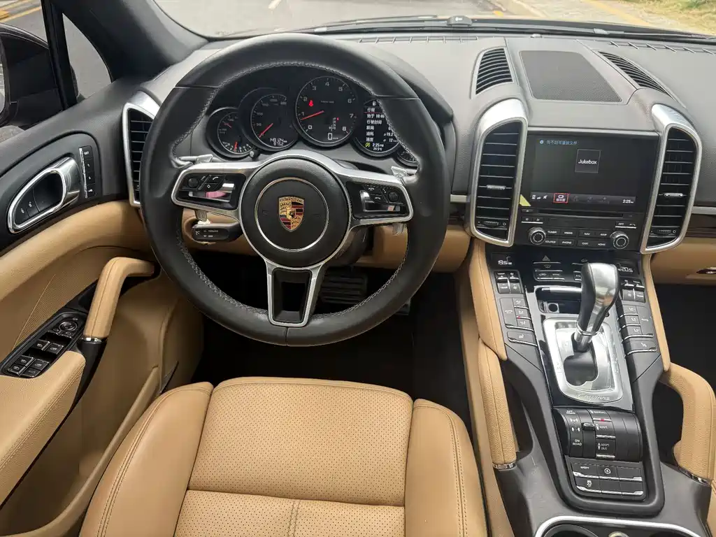 Porsche Cayenne 2017 — фото 10