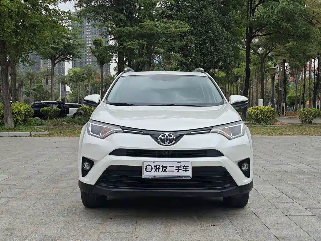 Toyota RAV4 2017 — фото 2