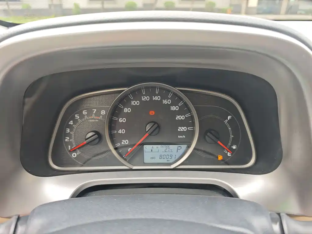 Toyota RAV4 2017 — фото 17