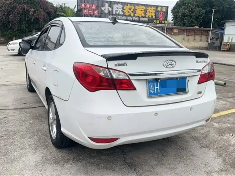 Hyundai Elantra 2013