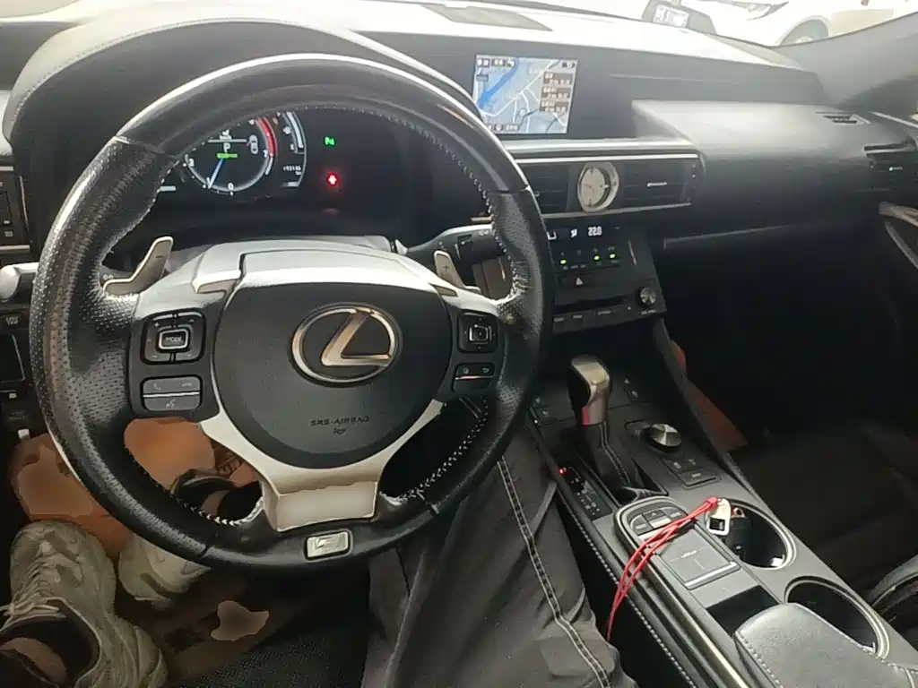Lexus RC 2016 — фото 10