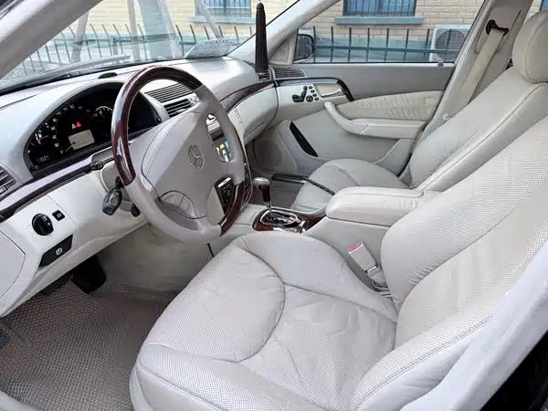 Mercedes-Benz S-Class 2004
