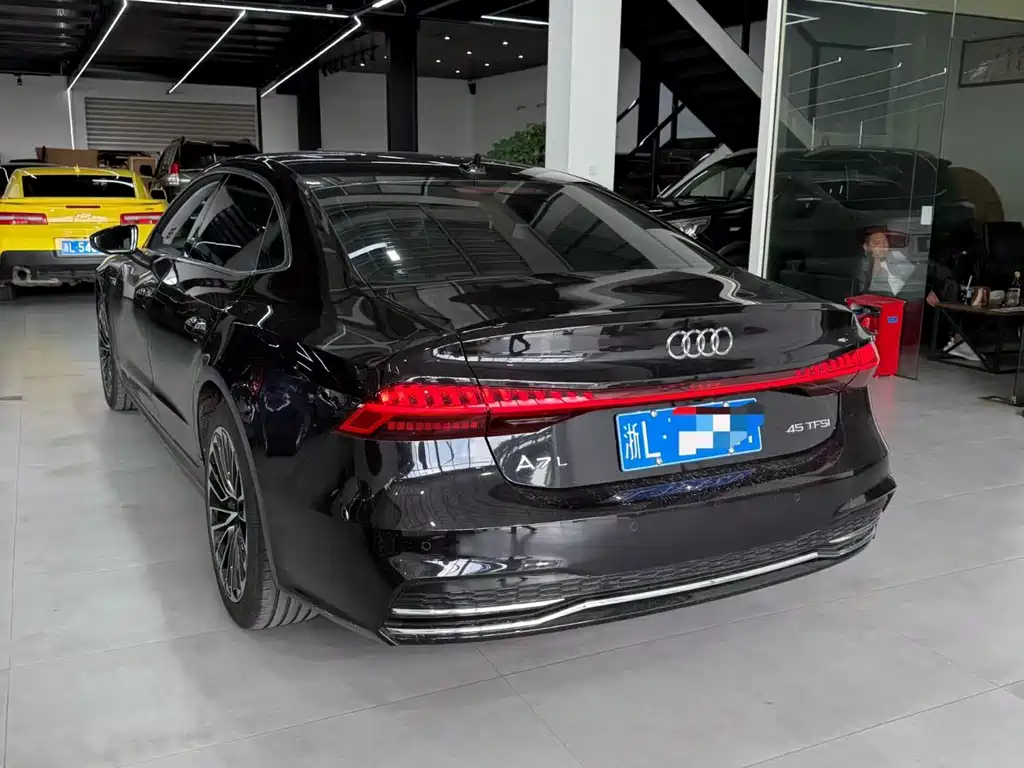 Audi A7L 2024 — фото 2