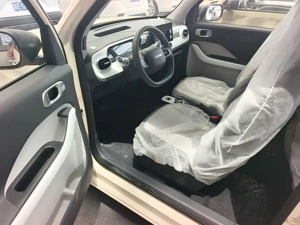 Geely Galaxy Panda 2026 — фото 16