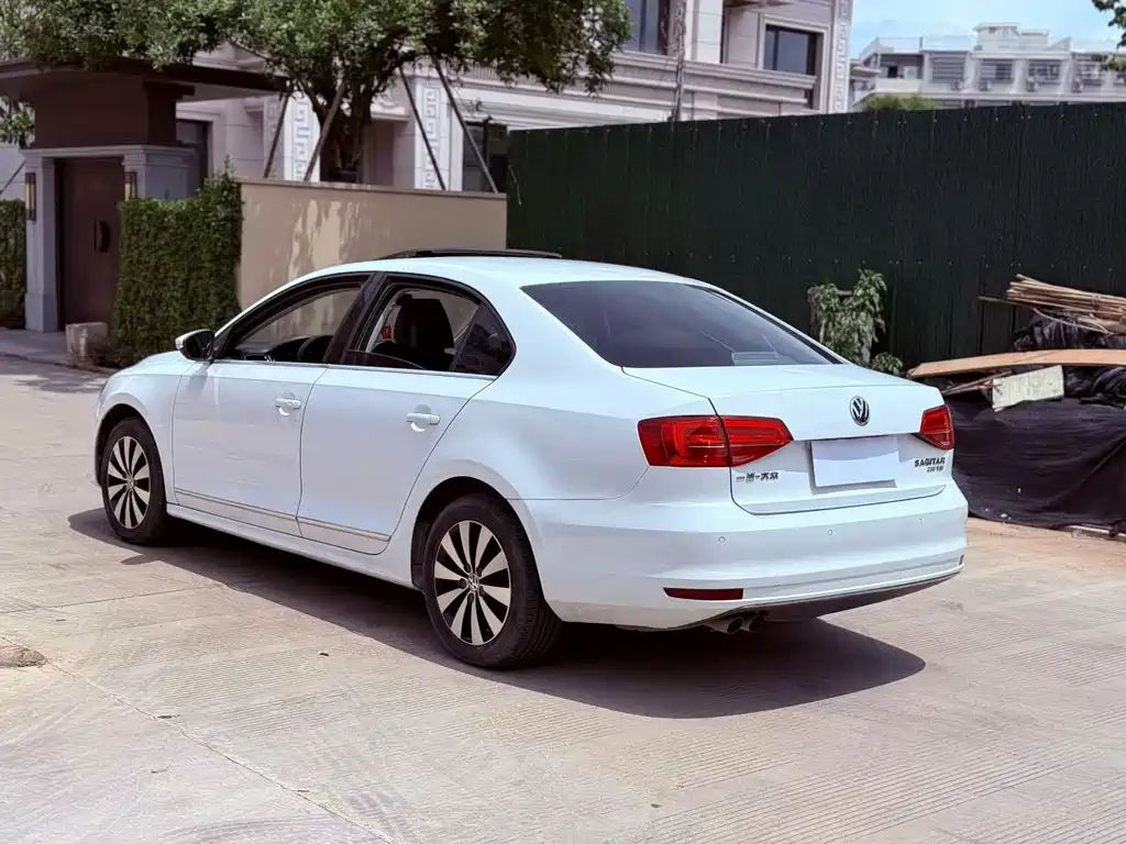 Volkswagen Sagitar 2017