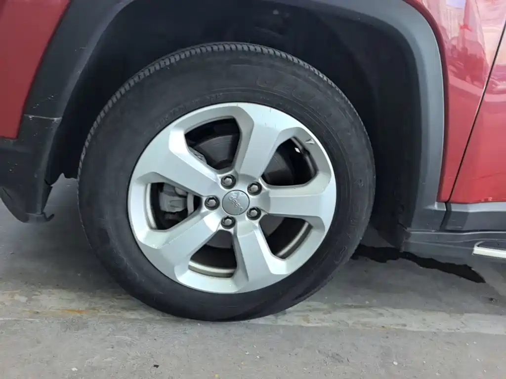 Jeep Compass 2017 — фото 25