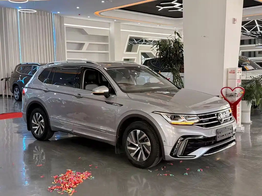 Volkswagen Tiguan L PHEV 2021 — фото 3