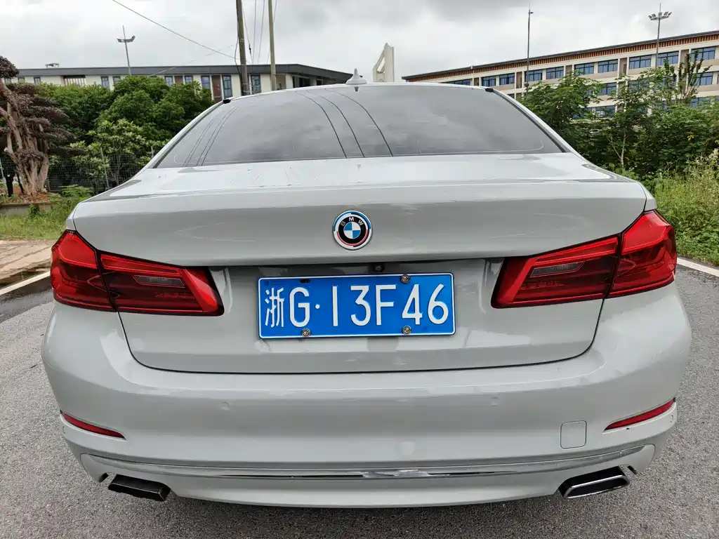 BMW 5 Series 2018 — фото 5