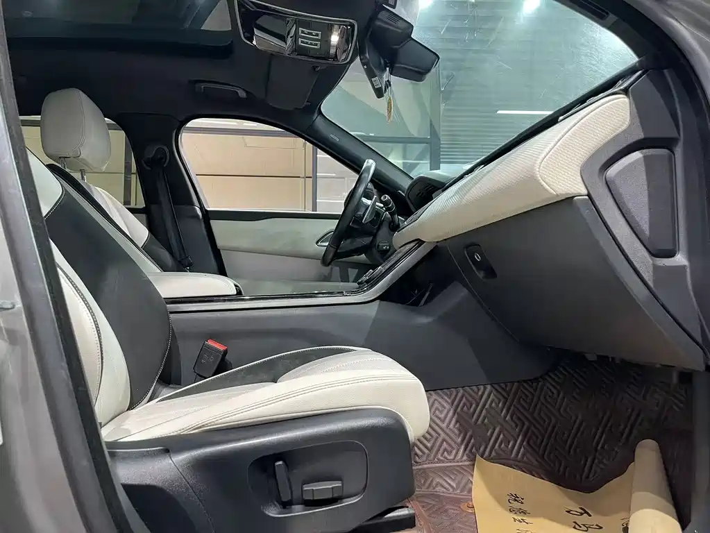 Land Rover Range Rover Velar 2018 — фото 14