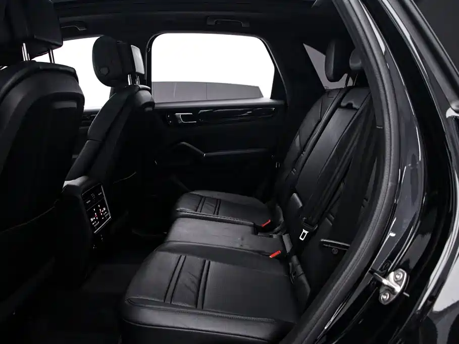 Porsche Cayenne Hybrid 2023 — фото 14