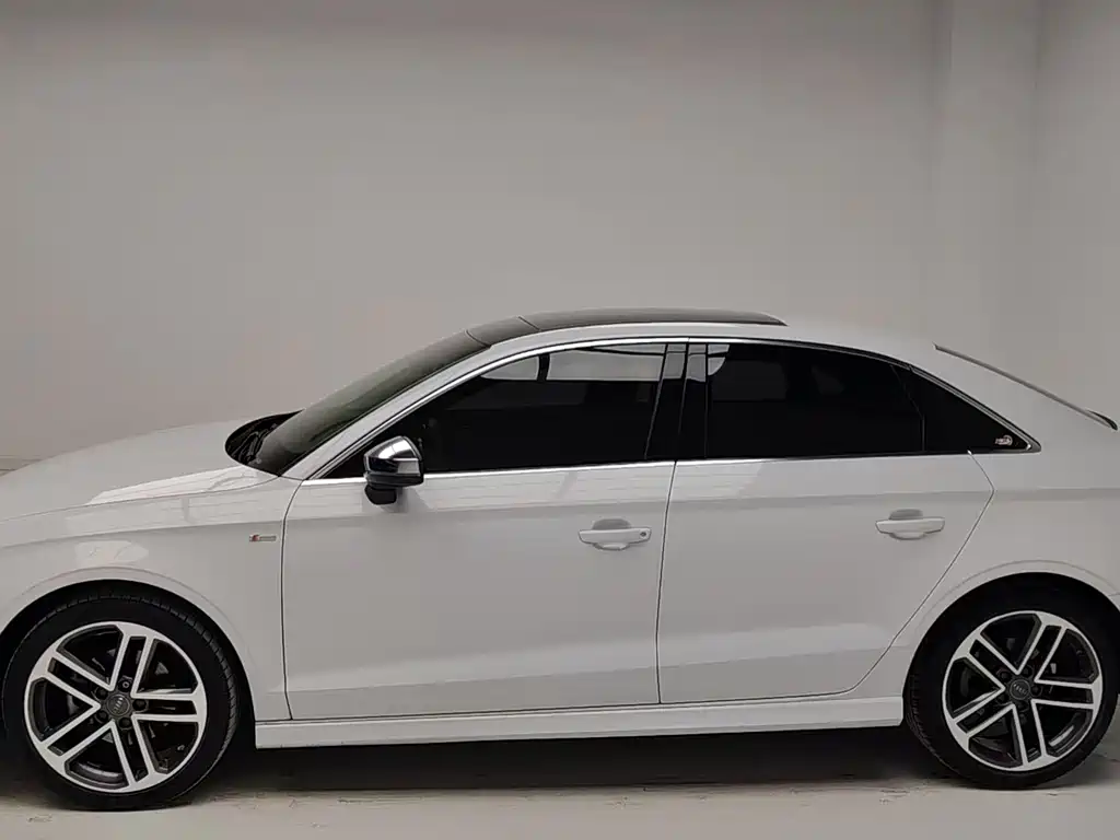 Audi A3 2017 — фото 7