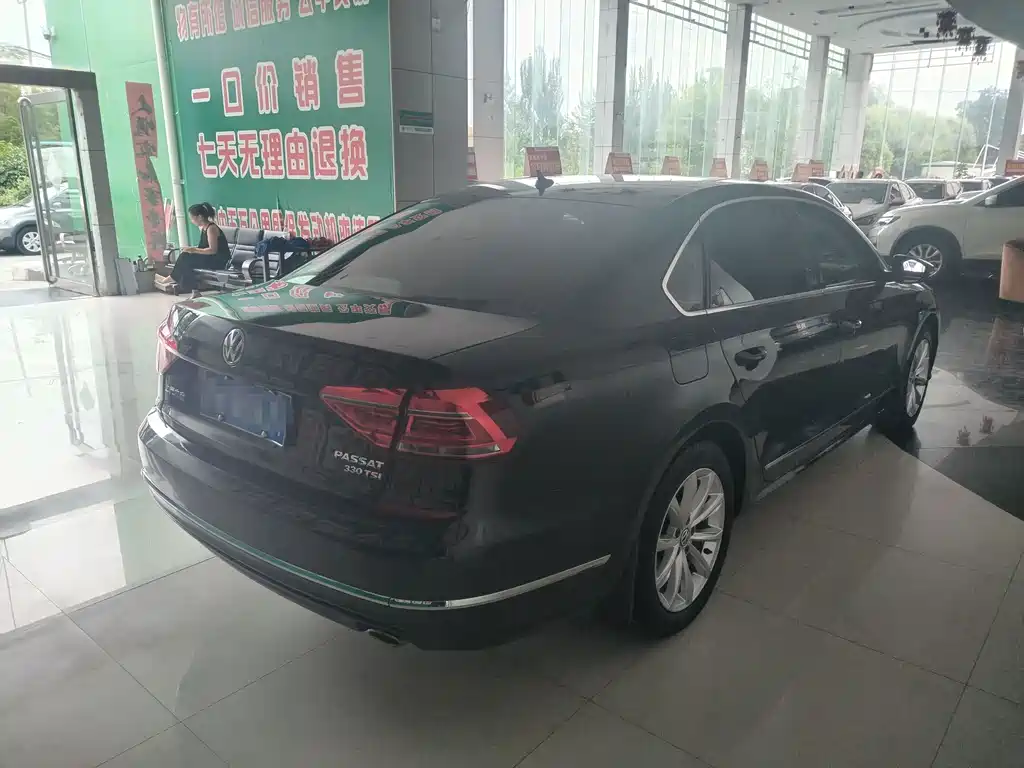Volkswagen Passat 2018 — фото 10