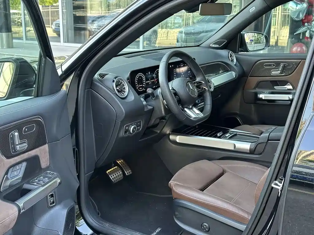 Mercedes-Benz GLB AMG 2025 — фото 7