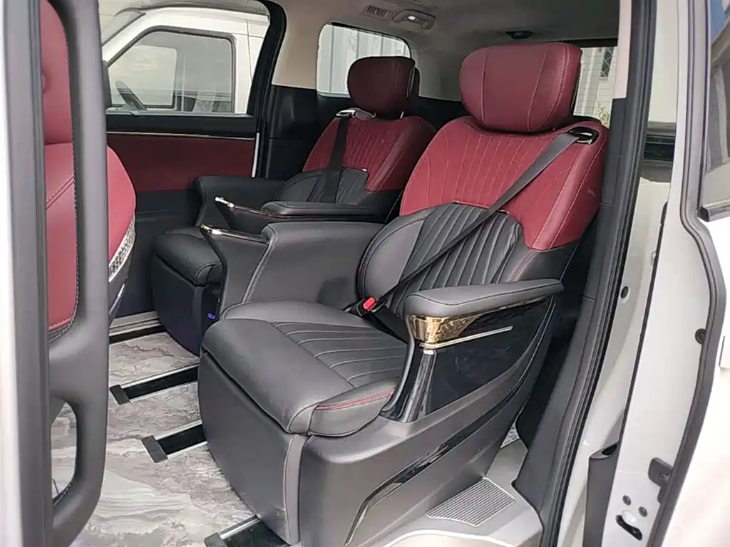GAC Motor Trumpchi E9 2025 — фото 17