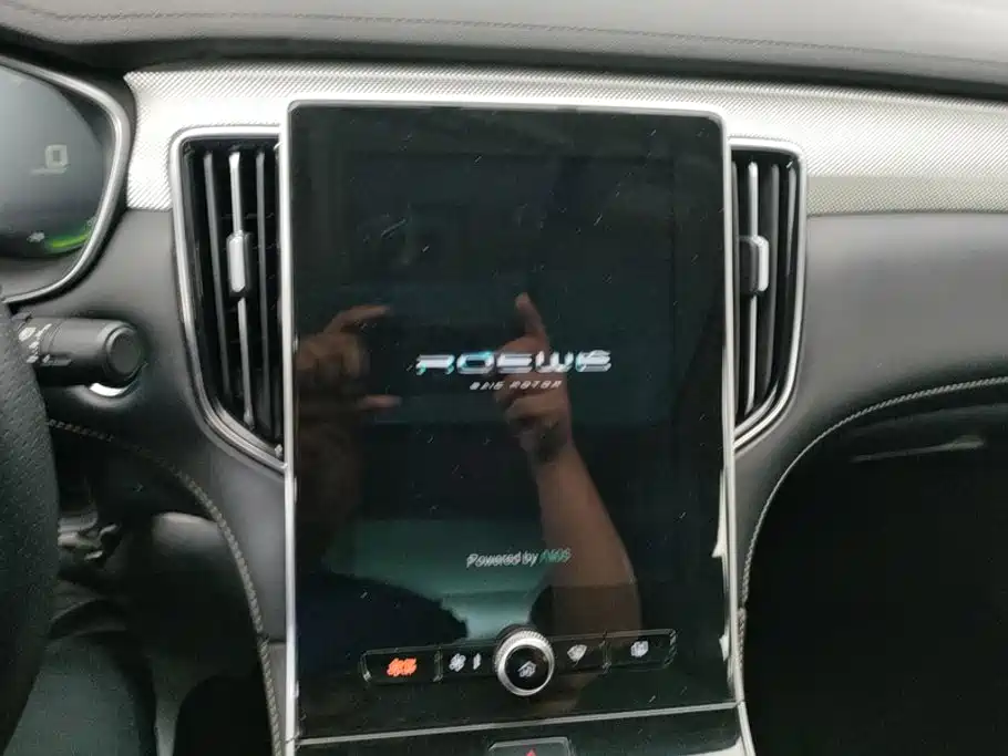 Roewe MAX 2022 — фото 13