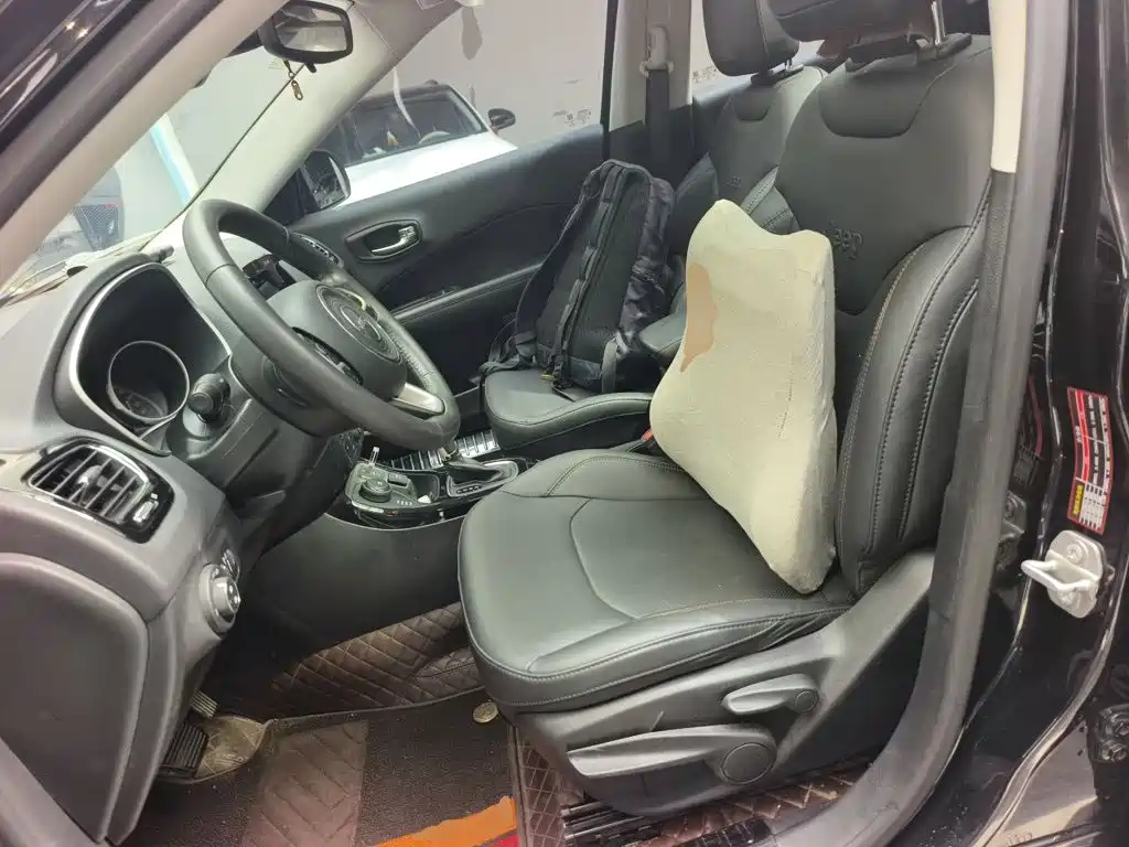 Jeep Compass 2020 — фото 12