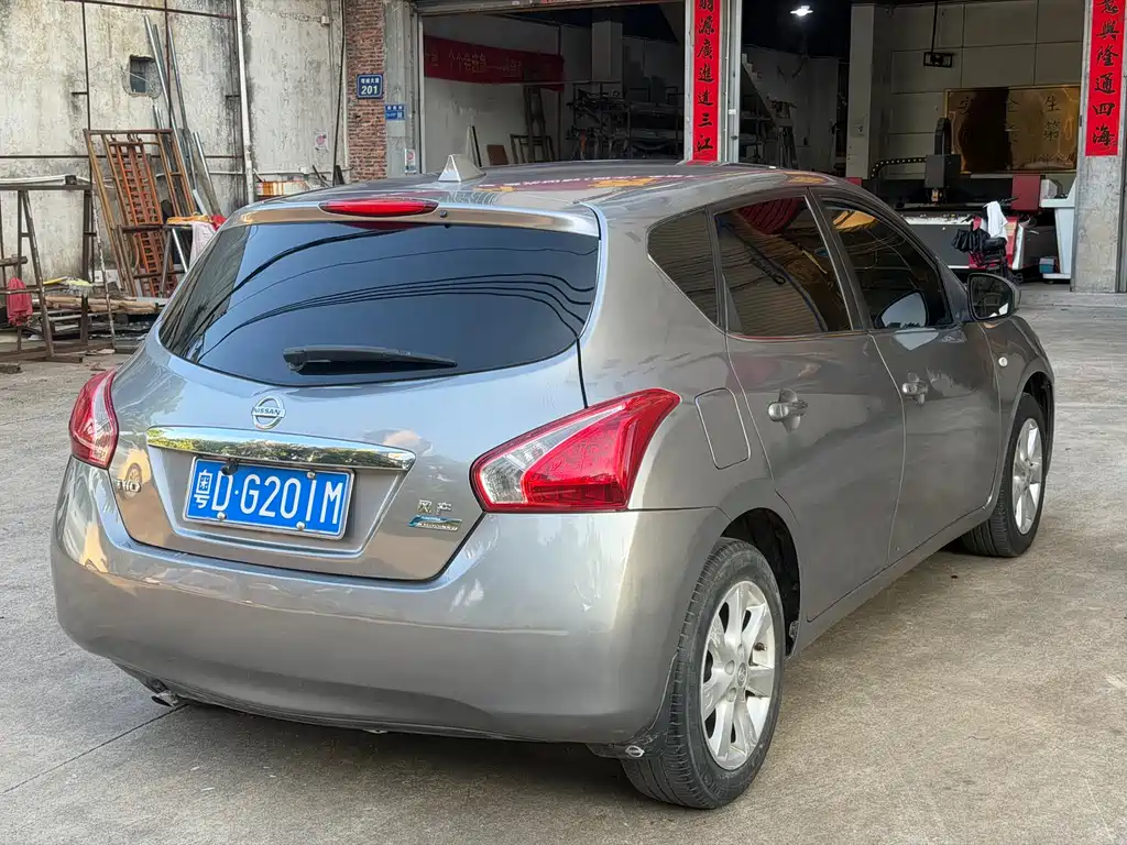 Nissan Tiida 2012