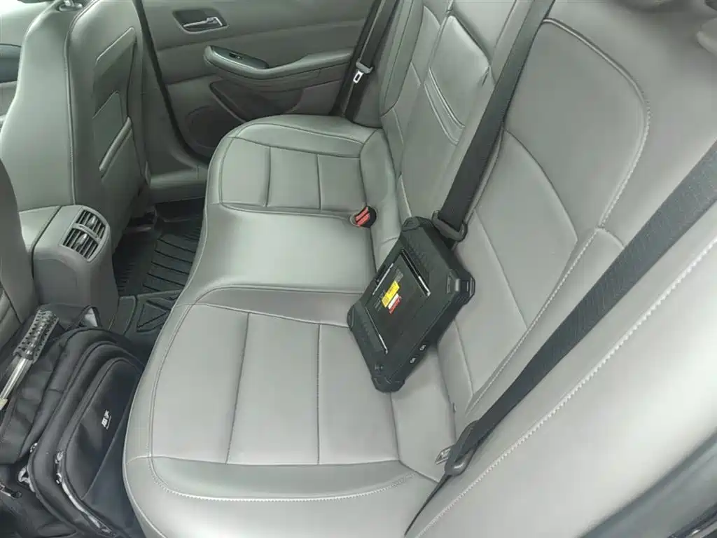 Chevrolet Malibu 2015 — фото 17