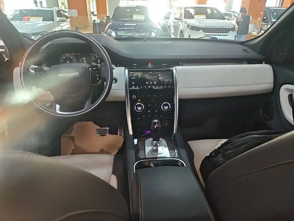 Land Rover Discovery Sport 2021 — фото 10