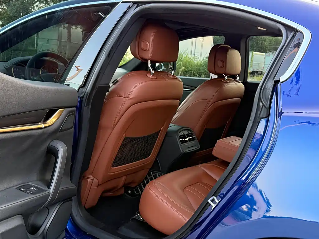 Maserati Ghibli 2015 — фото 11